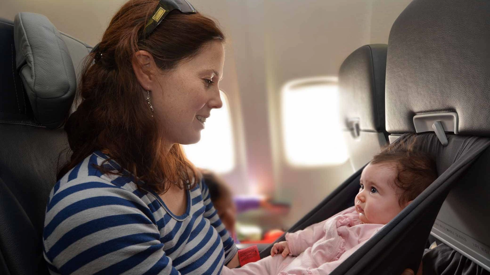 Putujete avionim sa bebom: Evo što bi trebalo da znate